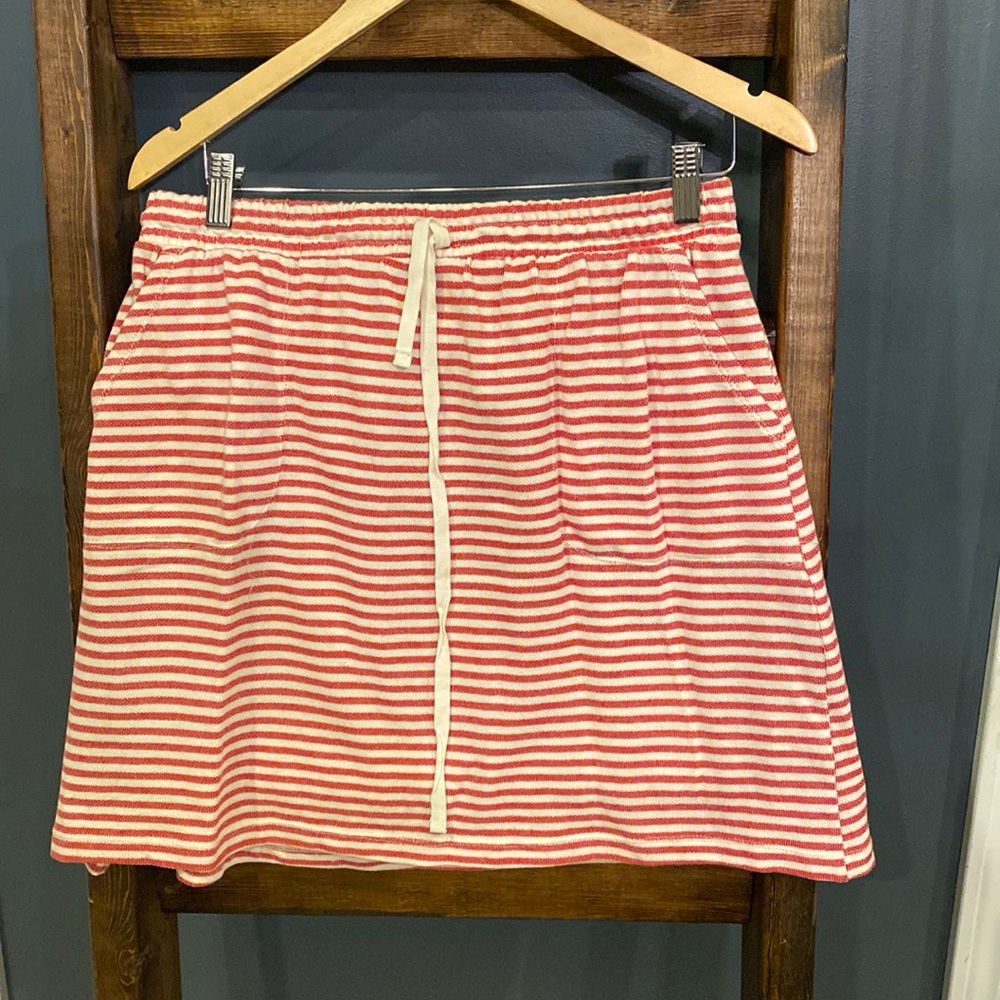 Red and white stripped skirt with pockets